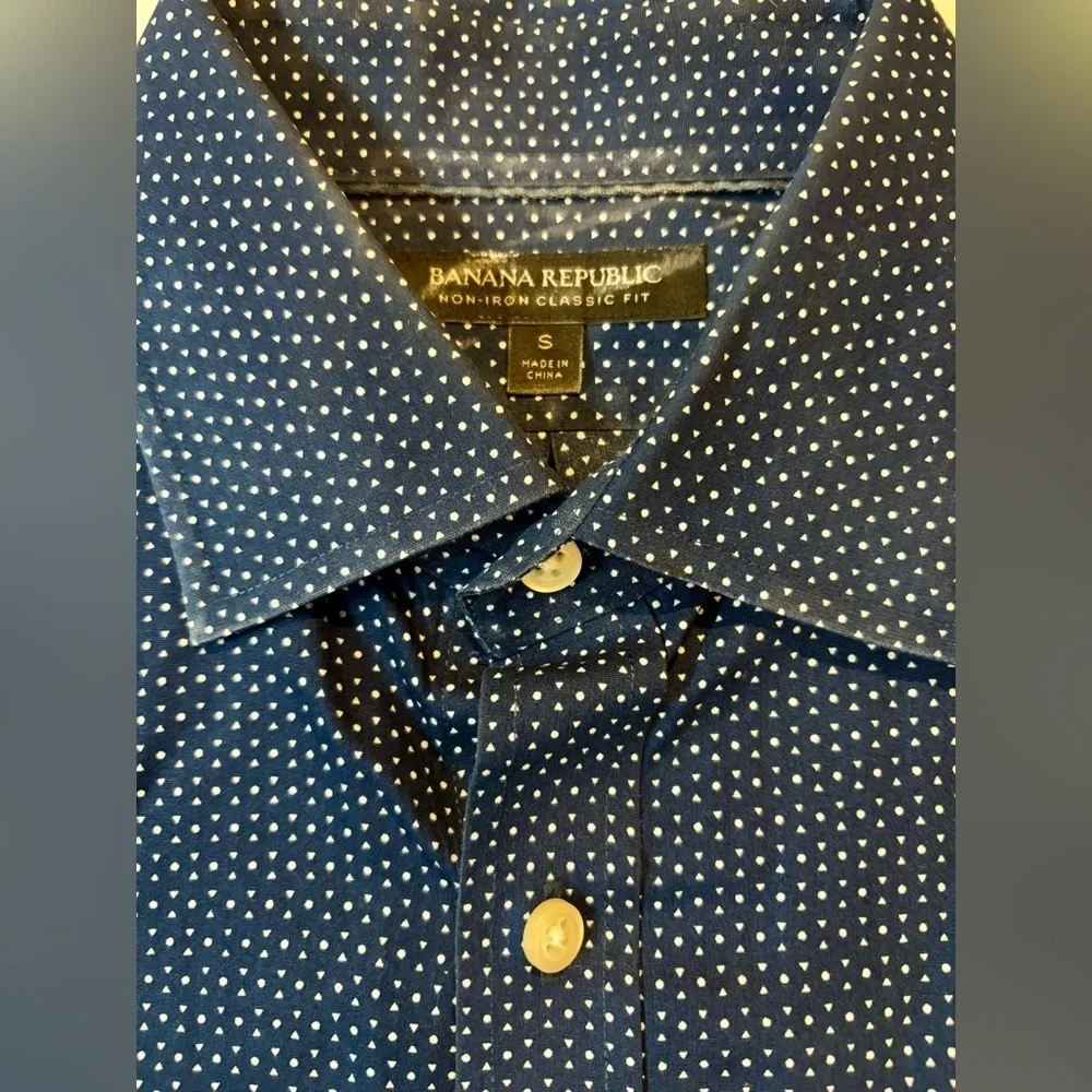 Banana Republic Men’s Size Small Navy/White Polka‎ Dot Button Down Shirt